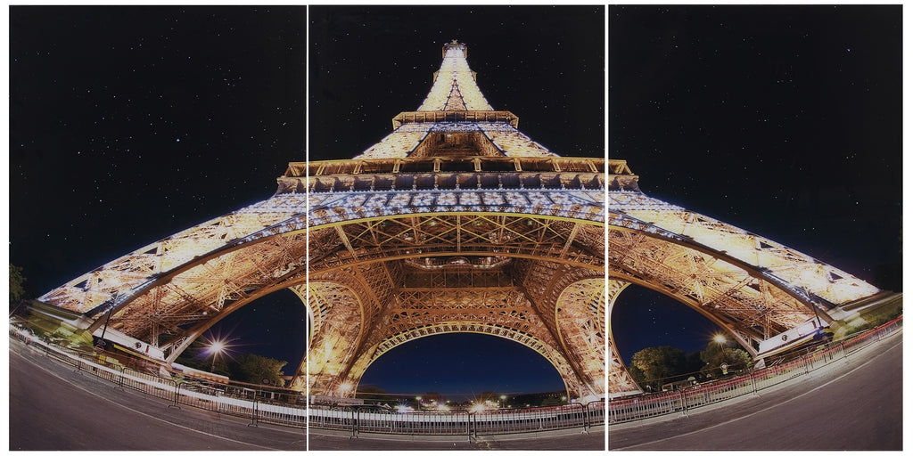 <transcy>Eiffel Tower</transcy>